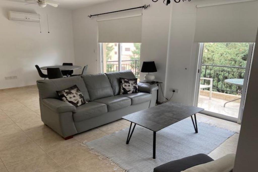 Kato Paphos Apartment In Universal Area Buitenkant foto
